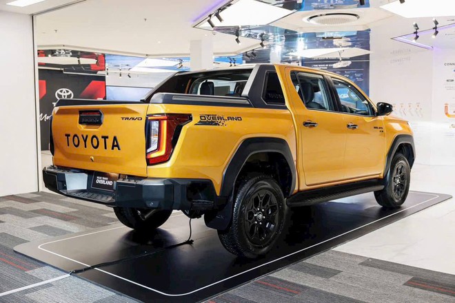 Th&ecirc;m th&ocirc;ng tin Toyota Hilux 2026 b&aacute;n tại Việt Nam th&aacute;ng sau: Gi&aacute; tạm t&iacute;nh từ dưới 700 triệu đồng, 3 bản, m&aacute;y 2.8L, c&oacute; ADAS đời mới đấu Ranger- Ảnh 5.