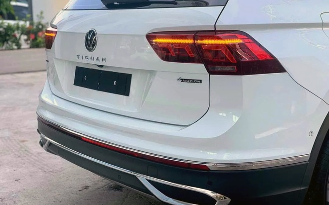 VW Tiguan Allspace &lsquo;xả kho&rsquo; gi&aacute; gần 1,5 tỷ đồng tại đại l&yacute;: Chỉ c&ograve;n bản &lsquo;base&rsquo; với số lượng &iacute;t, c&oacute; thể dọn đường đ&oacute;n mẫu mới thay thế- Ảnh 6.