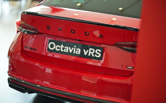 Cùng giá hơn 1,6 tỷ đồng chọn Skoda Octavia RS hay lấy BMW 320i cho người thích lái, bảng này sẽ giúp bạn dễ lựa chọn hơn- Ảnh 7. Cùng giá hơn 1,6 tỷ đồng chọn Skoda Octavia RS hay lấy BMW 320i cho người thích lái, bảng này sẽ giúp bạn dễ lựa chọn hơn- Ảnh 7.