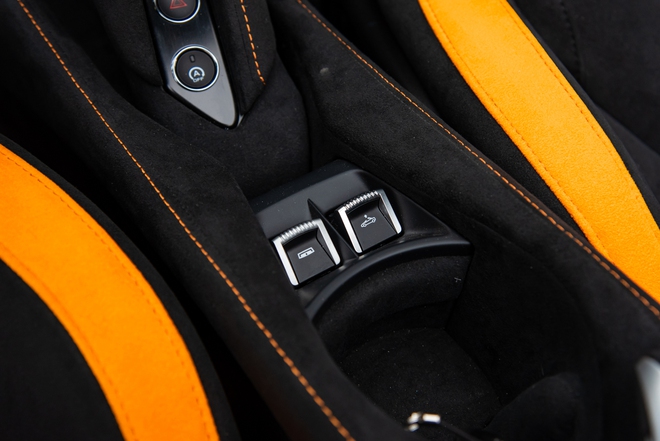 Đại gia Việt c&oacute; thể trở th&agrave;nh người duy nhất tr&ecirc;n thế giới sở hữu chiếc McLaren 750S n&agrave;y: Gần 25 tỷ, m&agrave;u sơn cực độc cần 260 giờ ho&agrave;n thiện- Ảnh 22.