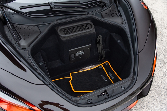 Đại gia Việt c&oacute; thể trở th&agrave;nh người duy nhất tr&ecirc;n thế giới sở hữu chiếc McLaren 750S n&agrave;y: Gần 25 tỷ, m&agrave;u sơn cực độc cần 260 giờ ho&agrave;n thiện- Ảnh 27.