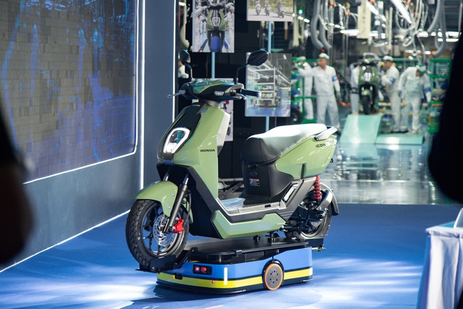 Honda ICON e: giảm gi&aacute; kỷ lục tại đại l&yacute;: Thực tế c&ograve;n 17 triệu đồng, rẻ hơn cả Wave, đầy điện đủ chạy H&agrave; Nội - Ninh B&igrave;nh- Ảnh 3.