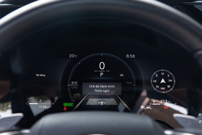 Quyết mua bằng được Lexus RX 350h, chủ doanh nghiệp trẻ tại L&acirc;m Đồng chia sẻ: &lsquo;M&igrave;nh cần bước xuống xe sau h&agrave;ng trăm km m&agrave; kh&ocirc;ng thấy mệt&rsquo;- Ảnh 19.