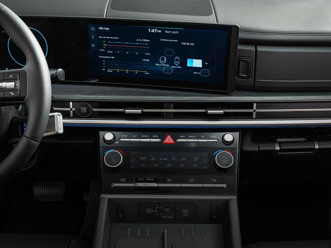 Hyundai Santa Fe Hybrid ra mắt Việt Nam: 1,369 tỷ, 'ăn' xăng 6L/100km, option gây tranh cãi ở điểm này- Ảnh 14. Hyundai Santa Fe Hybrid ra mắt Việt Nam: 1,369 tỷ, 'ăn' xăng 6L/100km, option gây tranh cãi ở điểm này- Ảnh 14.