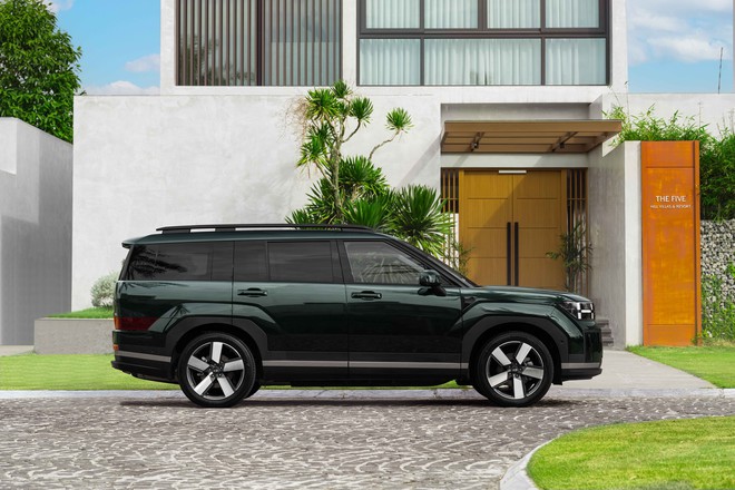 Hyundai Santa Fe Hybrid ra mắt Việt Nam: 1,369 tỷ, 'ăn' xăng 6L/100km, option gây tranh cãi ở điểm này- Ảnh 9. Hyundai Santa Fe Hybrid ra mắt Việt Nam: 1,369 tỷ, 'ăn' xăng 6L/100km, option gây tranh cãi ở điểm này- Ảnh 9.