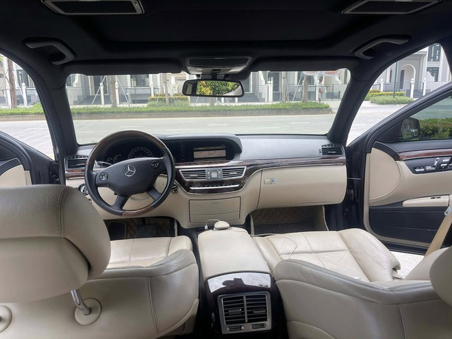 Mercedes-Benz S 350 bán rẻ ngang VF 3, người bán rao 'xe đi Tết, mua mới mất vài tỷ, chỉ đổ xăng là chạy'- Ảnh 4. Mercedes-Benz S 350 bán rẻ ngang VF 3, người bán rao 'xe đi Tết, mua mới mất vài tỷ, chỉ đổ xăng là chạy'- Ảnh 4.