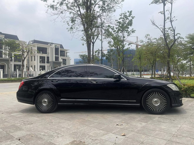 Mercedes-Benz S 350 bán rẻ ngang VF 3, người bán rao 'xe đi Tết, mua mới mất vài tỷ, chỉ đổ xăng là chạy'- Ảnh 2. Mercedes-Benz S 350 bán rẻ ngang VF 3, người bán rao 'xe đi Tết, mua mới mất vài tỷ, chỉ đổ xăng là chạy'- Ảnh 2.
