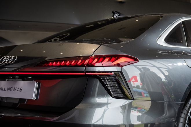 Audi A6 thế hệ mới ra mắt Việt Nam: Giá 2,799 tỷ, nhập Đức nhưng rẻ hơn E-Class và 5-Series bản 'full', đủ ADAS, 3 màn hình nội thất- Ảnh 12.