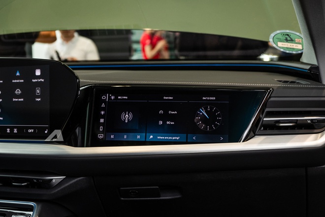 Audi Q5 thế hệ mới lần đầu lộ diện tại Việt Nam: Xác nhận ra mắt năm sau, nội thất 3 màn hình, bỏ ngỏ có phiên bản hybrid- Ảnh 19. Audi Q5 thế hệ mới lần đầu lộ diện tại Việt Nam: Xác nhận ra mắt năm sau, nội thất 3 màn hình, bỏ ngỏ có phiên bản hybrid- Ảnh 19.