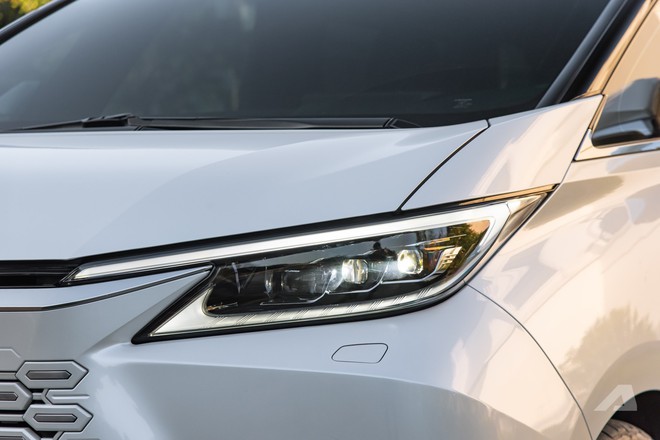 Gần 80km rời phố thị tới Kim Bôi với cảm giác tách mình trong khoang sau Lexus LM 500h- Ảnh 3.