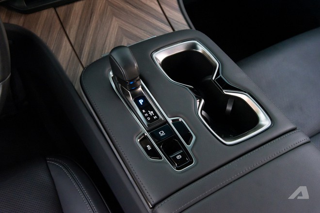 Gần 80km rời phố thị tới Kim Bôi với cảm giác tách mình trong khoang sau Lexus LM 500h- Ảnh 24.