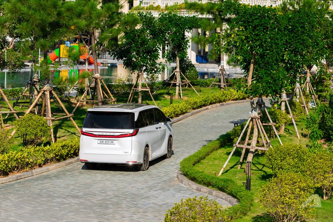 Gần 80km rời phố thị tới Kim Bôi với cảm giác tách mình trong khoang sau Lexus LM 500h- Ảnh 29.