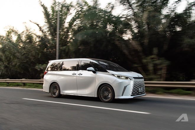 Gần 80km rời phố thị tới Kim Bôi với cảm giác tách mình trong khoang sau Lexus LM 500h- Ảnh 9.