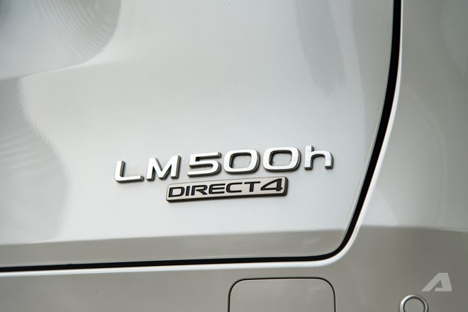 Gần 80km rời phố thị tới Kim Bôi với cảm giác tách mình trong khoang sau Lexus LM 500h- Ảnh 5.