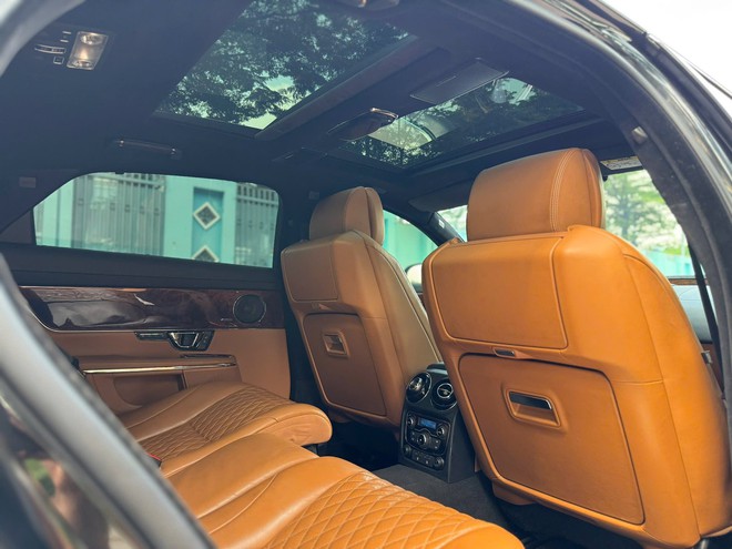 Jaguar XJL rao bán chưa đến 2 tỷ đồng sau 1 thập kỷ, cao hơn S-Class cùng thời nhưng người bán cho rằng đáng giá vì 'không dành cho số đông'- Ảnh 10. Jaguar XJL rao bán chưa đến 2 tỷ đồng sau 1 thập kỷ, cao hơn S-Class cùng thời nhưng người bán cho rằng đáng giá vì 'không dành cho số đông'- Ảnh 10.