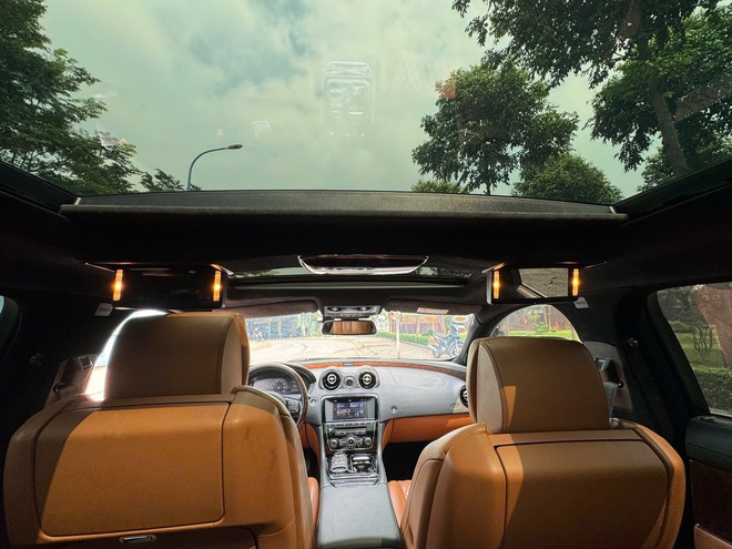 Jaguar XJL rao bán chưa đến 2 tỷ đồng sau 1 thập kỷ, cao hơn S-Class cùng thời nhưng người bán cho rằng đáng giá vì 'không dành cho số đông'- Ảnh 11. Jaguar XJL rao bán chưa đến 2 tỷ đồng sau 1 thập kỷ, cao hơn S-Class cùng thời nhưng người bán cho rằng đáng giá vì 'không dành cho số đông'- Ảnh 11.