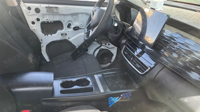 BYD M6 facelift xuất hiện: Là bản hybrid thay vì thuần điện, nội thất mới, cần số điện tử chuyển lên vô lăng- Ảnh 1. BYD M6 facelift xuất hiện: Là bản hybrid thay vì thuần điện, nội thất mới, cần số điện tử chuyển lên vô lăng- Ảnh 1.