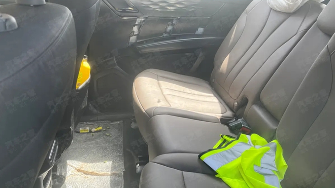 BYD M6 facelift xuất hiện: Là bản hybrid thay vì thuần điện, nội thất mới, cần số điện tử chuyển lên vô lăng- Ảnh 2. BYD M6 facelift xuất hiện: Là bản hybrid thay vì thuần điện, nội thất mới, cần số điện tử chuyển lên vô lăng- Ảnh 2.