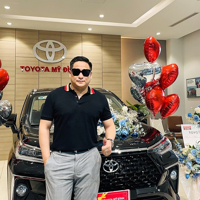 Chưa thỏa mãn với cặp đôi VF 3, nam diễn viên phim giờ vàng tậu luôn VinFast VF 7, mua xe vì thấy đẹp nhưng lý do thực sự là đây- Ảnh 10.