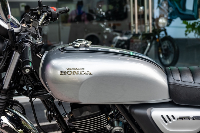 Honda CGX150 giá hơn 70 triệu đồng tại Việt Nam: Nhập tư nhân, đấu Kawasaki W175 và Yamaha XS155R- Ảnh 9. Honda CGX150 giá hơn 70 triệu đồng tại Việt Nam: Nhập tư nhân, đấu Kawasaki W175 và Yamaha XS155R- Ảnh 9.