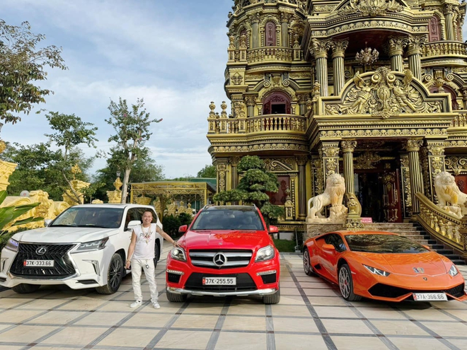 Đại gia Nghệ An tậu Rolls-Royce Ghost hậu chia tay Lamborghini Huracan: Chạy siêu xe đường dài bị mệt nên đổi sang xe siêu sang, mua gần 15 tỷ đồng, có thể đổi trong tương lai- Ảnh 5. Đại gia Nghệ An tậu Rolls-Royce Ghost hậu chia tay Lamborghini Huracan: Chạy siêu xe đường dài bị mệt nên đổi sang xe siêu sang, mua gần 15 tỷ đồng, có thể đổi trong tương lai- Ảnh 5.