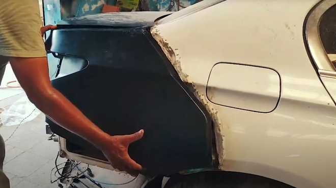 Chiếc BMW 7-Series đẹp long lanh này thực chất đã 15 năm tuổi, các chi tiết bên hông tiết lộ sự thật- Ảnh 6.