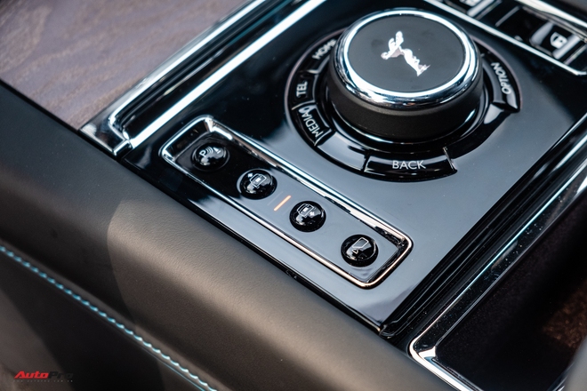Ra mắt Rolls-Royce Ghost Series II giá từ 34,9 tỷ đồng: ‘Thảm bay’ của giới đại gia Việt- Ảnh 27.