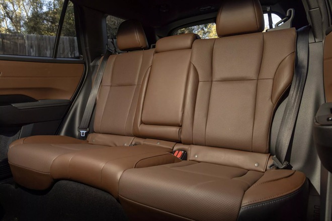 Subaru Outback 2025 ra mắt: Thiết kế lột xác, dáng vuông khối hộp như Prado, màn hình bé hơn, máy yếu hơn- Ảnh 20.