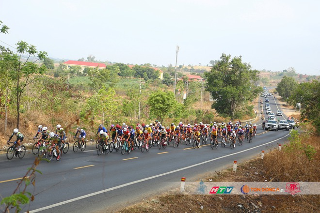 Cúp Truyền hình TP.HCM 2025: Loic Desriac giành chiến thắng chặng thứ hai- Ảnh 3. Cúp Truyền hình TP.HCM 2025: Loic Desriac giành chiến thắng chặng thứ hai- Ảnh 3.