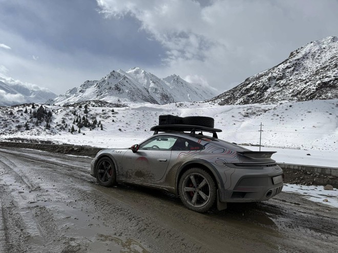 Mua Porsche 911 Dakar không đi 2 năm, chủ xe bán lại lãi 2,5 tỷ đồng- Ảnh 6.