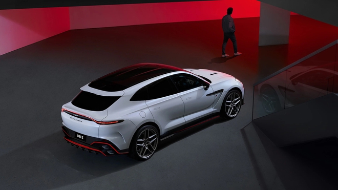 Nếu Aston Martin DBX chưa đủ mạnh thì bản này sẽ khiến bạn ‘nhấc người’: Tăng tốc 0-100km/h chỉ 3,3 giây dù nặng 2,2 tấn- Ảnh 9. Nếu Aston Martin DBX chưa đủ mạnh thì bản này sẽ khiến bạn ‘nhấc người’: Tăng tốc 0-100km/h chỉ 3,3 giây dù nặng 2,2 tấn- Ảnh 9.