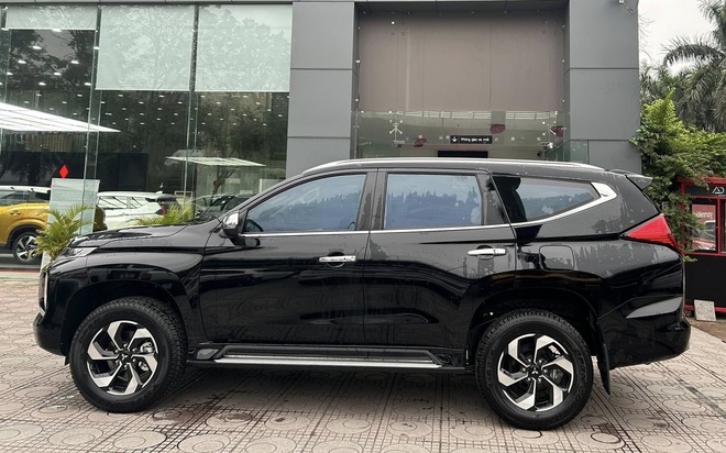 Mitsubishi Pajero Sport 2025 giảm giá còn 1,13 tỷ đồng, đại lý bù thêm nhiều ‘option’ khuyết thiếu cạnh tranh Everest- Ảnh 5. Mitsubishi Pajero Sport 2025 giảm giá còn 1,13 tỷ đồng, đại lý bù thêm nhiều ‘option’ khuyết thiếu cạnh tranh Everest- Ảnh 5.