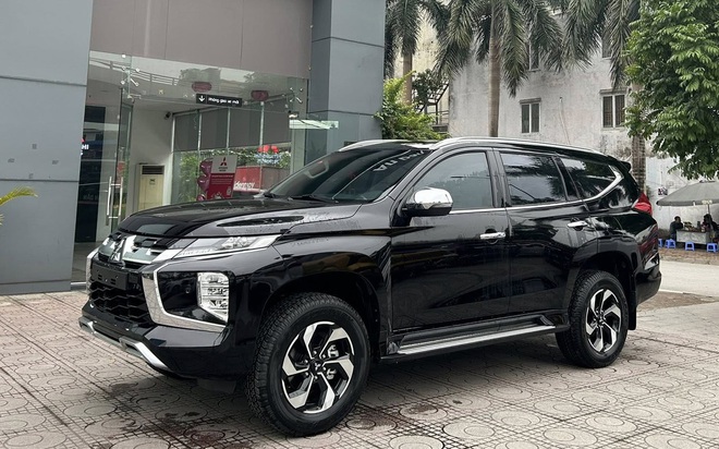 Mitsubishi Pajero Sport 2025 giảm giá còn 1,13 tỷ đồng, đại lý bù thêm nhiều ‘option’ khuyết thiếu cạnh tranh Everest- Ảnh 4. Mitsubishi Pajero Sport 2025 giảm giá còn 1,13 tỷ đồng, đại lý bù thêm nhiều ‘option’ khuyết thiếu cạnh tranh Everest- Ảnh 4.