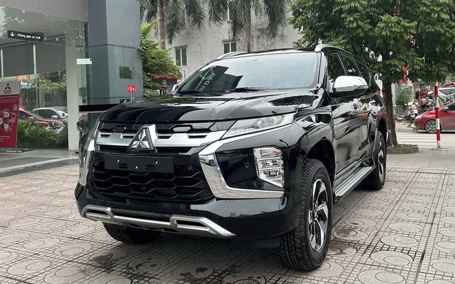 Mitsubishi Pajero Sport 2025 giảm giá còn 1,13 tỷ đồng, đại lý bù thêm nhiều ‘option’ khuyết thiếu cạnh tranh Everest- Ảnh 3. Mitsubishi Pajero Sport 2025 giảm giá còn 1,13 tỷ đồng, đại lý bù thêm nhiều ‘option’ khuyết thiếu cạnh tranh Everest- Ảnh 3.
