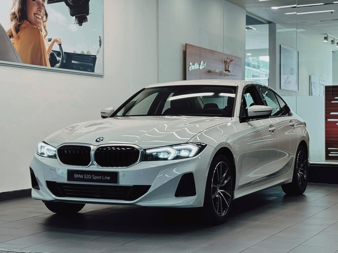 3 bản BMW 3 Series 2025 có giá tại đại lý: Từ 1,549 tỷ đồng, nâng cấp công nghệ nhưng cắt một thứ đắt tiền mà C-Class vừa thêm- Ảnh 2. 3 bản BMW 3 Series 2025 có giá tại đại lý: Từ 1,549 tỷ đồng, nâng cấp công nghệ nhưng cắt một thứ đắt tiền mà C-Class vừa thêm- Ảnh 2.