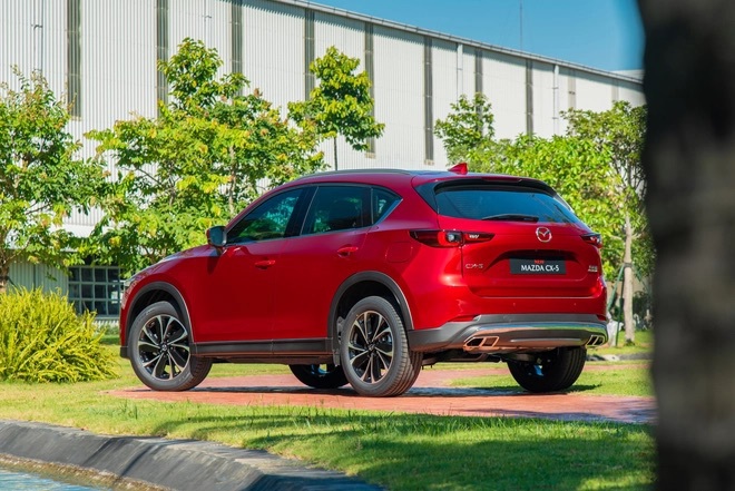 Mazda CX-5 lần đầu bán vượt Xpander, Ranger trong năm nay, dễ thành xe xăng/dầu bán chạy nhất tháng tại Việt Nam sau cơn sốt giảm giá kịch sàn- Ảnh 5. Mazda CX-5 lần đầu bán vượt Xpander, Ranger trong năm nay, dễ thành xe xăng/dầu bán chạy nhất tháng tại Việt Nam sau cơn sốt giảm giá kịch sàn- Ảnh 5.