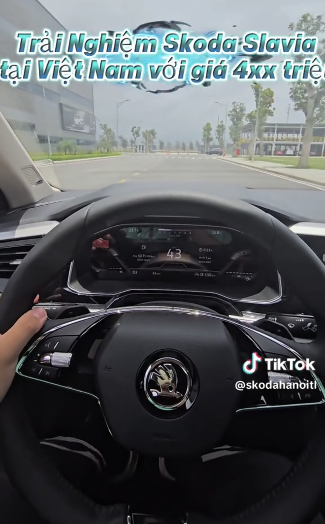 Lộ nội thất 2 bản Skoda Slavia tại Việt Nam: Bản cao có màn lớn, bản thấp toàn 'chỉnh cơm', có số sàn, giá có thể dưới 500 triệu đồng- Ảnh 4. Lộ nội thất 2 bản Skoda Slavia tại Việt Nam: Bản cao có màn lớn, bản thấp toàn 'chỉnh cơm', có số sàn, giá có thể dưới 500 triệu đồng- Ảnh 4.