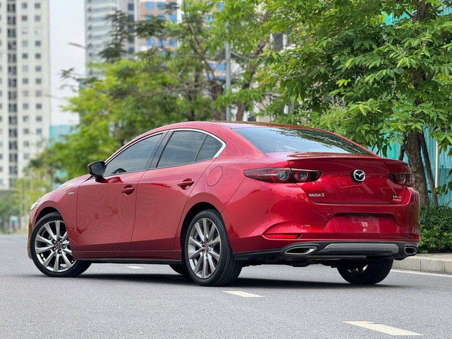 Mazda3 2020 rao bán gần 600 triệu: Gần đắt nhất thị trường, khó “đụng hàng”, chỉ có 40 chiếc toàn Việt Nam- Ảnh 4. Mazda3 2020 rao bán gần 600 triệu: Gần đắt nhất thị trường, khó “đụng hàng”, chỉ có 40 chiếc toàn Việt Nam- Ảnh 4.