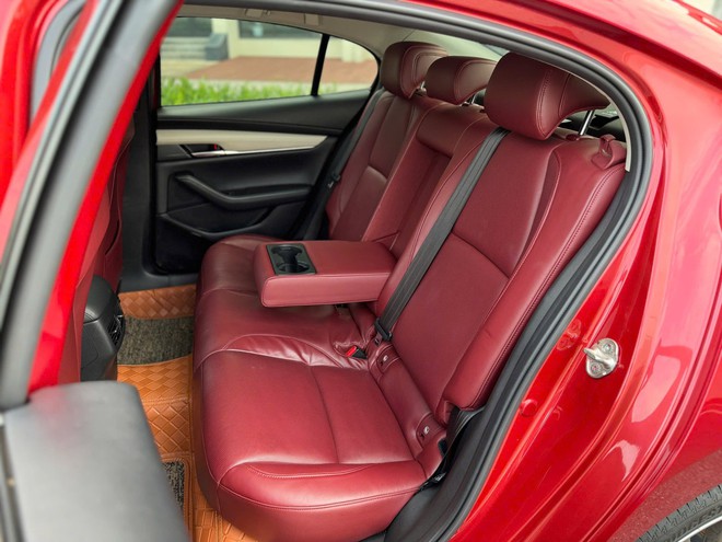 Mazda3 2020 rao bán gần 600 triệu: Gần đắt nhất thị trường, khó “đụng hàng”, chỉ có 40 chiếc toàn Việt Nam- Ảnh 12. Mazda3 2020 rao bán gần 600 triệu: Gần đắt nhất thị trường, khó “đụng hàng”, chỉ có 40 chiếc toàn Việt Nam- Ảnh 12.