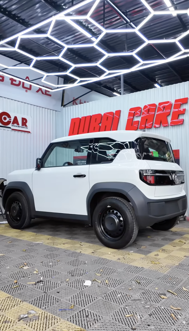 &lsquo;C&aacute; sấu ch&uacute;a&rsquo; Quỳnh Nga tậu VinFast VF 3 d&ugrave; đ&atilde; c&oacute; Mercedes C-Class, độ lại theo phong c&aacute;ch 'ngoan, xinh, y&ecirc;u' khiến CĐM trầm trồ- Ảnh 4.