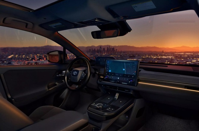 Toyota C-HR - SUV ‘chơi’ từng về Việt Nam có thêm bản điện, chạy 467km/sạc- Ảnh 7. Toyota C-HR - SUV ‘chơi’ từng về Việt Nam có thêm bản điện, chạy 467km/sạc- Ảnh 7.