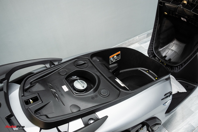Lô Honda SH 350i 2025 nhập Ý đầu tiên về Việt Nam: Giá nước ngoài từ 174 triệu, bản tương tự ở Việt Nam chỉ 151 triệu đồng- Ảnh 13.