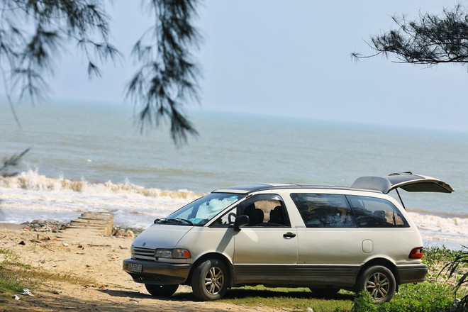Đem Toyota Previa 35 năm tuổi lên rừng, xuống biển, chủ xe chia sẻ: ‘Biết chăm thì đi bao nhiêu, đời sâu mấy cũng chạy tốt’- Ảnh 6. Đem Toyota Previa 35 năm tuổi lên rừng, xuống biển, chủ xe chia sẻ: ‘Biết chăm thì đi bao nhiêu, đời sâu mấy cũng chạy tốt’- Ảnh 6.