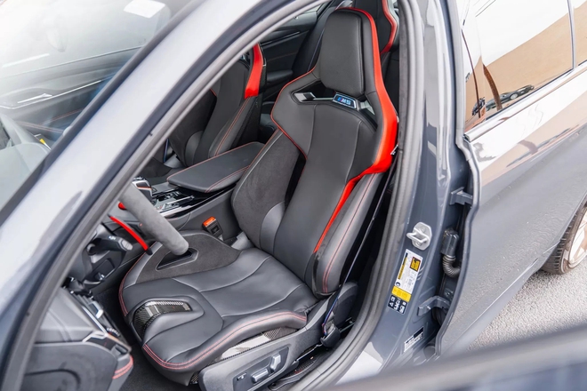 Chiếc BMW M5 2022 này bán lại đắt hơn mua mới 1,35 tỷ đồng: Odo chưa đến 190km, nội ngoại thất mới tinh, da ghế chưa kịp nhăn- Ảnh 14.