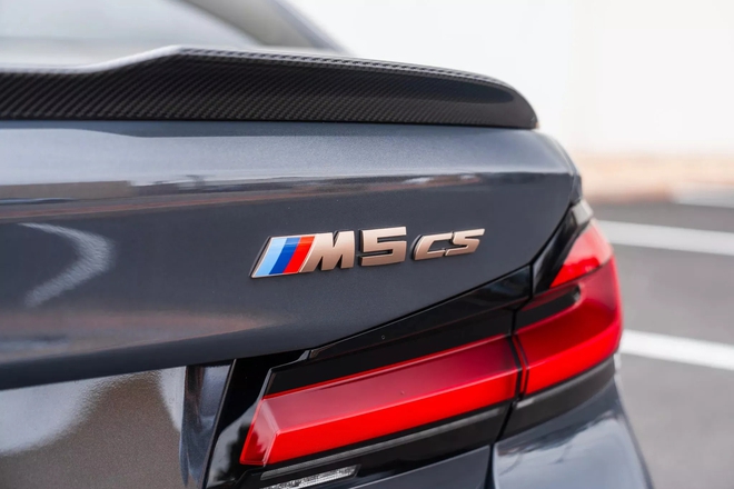 Chiếc BMW M5 2022 này bán lại đắt hơn mua mới 1,35 tỷ đồng: Odo chưa đến 190km, nội ngoại thất mới tinh, da ghế chưa kịp nhăn- Ảnh 10.