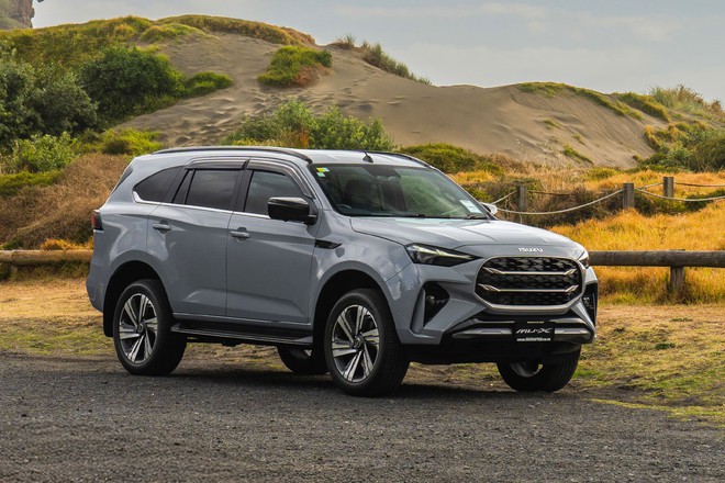 Đại lý báo Isuzu mu-X 2025 ra mắt Việt Nam tháng sau, cạnh tranh Everest bằng thiết kế mới long lanh, động cơ có thể gây tranh cãi- Ảnh 6. Đại lý báo Isuzu mu-X 2025 ra mắt Việt Nam tháng sau, cạnh tranh Everest bằng thiết kế mới long lanh, động cơ có thể gây tranh cãi- Ảnh 6.