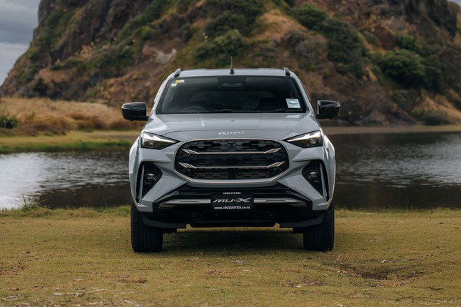Đại lý báo Isuzu mu-X 2025 ra mắt Việt Nam tháng sau, cạnh tranh Everest bằng thiết kế mới long lanh, động cơ có thể gây tranh cãi- Ảnh 5. Đại lý báo Isuzu mu-X 2025 ra mắt Việt Nam tháng sau, cạnh tranh Everest bằng thiết kế mới long lanh, động cơ có thể gây tranh cãi- Ảnh 5.