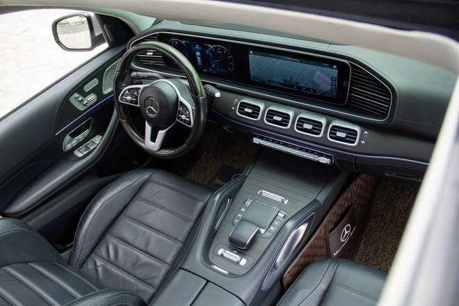 Chiếc xe trông giống Mercedes-Maybach GLS 600 này có giá bán lại gần 3,8 tỷ đồng: Chủ cũ độ nhiều chi tiết nhưng chừa lại nội thất 'zin'- Ảnh 9. Chiếc xe trông giống Mercedes-Maybach GLS 600 này có giá bán lại gần 3,8 tỷ đồng: Chủ cũ độ nhiều chi tiết nhưng chừa lại nội thất 'zin'- Ảnh 9.