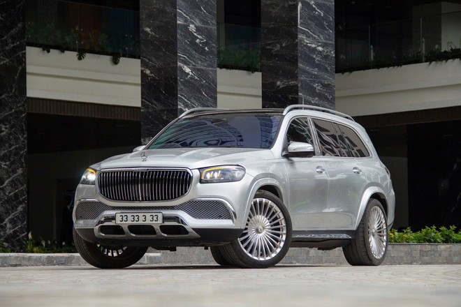 Chiếc xe trông giống Mercedes-Maybach GLS 600 này có giá bán lại gần 3,8 tỷ đồng: Chủ cũ độ nhiều chi tiết nhưng chừa lại nội thất 'zin'- Ảnh 2. Chiếc xe trông giống Mercedes-Maybach GLS 600 này có giá bán lại gần 3,8 tỷ đồng: Chủ cũ độ nhiều chi tiết nhưng chừa lại nội thất 'zin'- Ảnh 2.