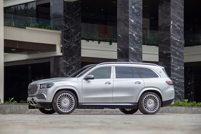 Chiếc xe trông giống Mercedes-Maybach GLS 600 này có giá bán lại gần 3,8 tỷ đồng: Chủ cũ độ nhiều chi tiết nhưng chừa lại nội thất 'zin'- Ảnh 6. Chiếc xe trông giống Mercedes-Maybach GLS 600 này có giá bán lại gần 3,8 tỷ đồng: Chủ cũ độ nhiều chi tiết nhưng chừa lại nội thất 'zin'- Ảnh 6.